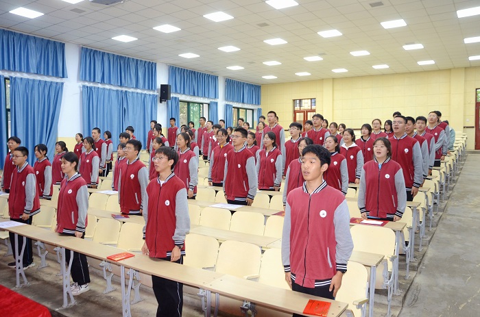 1683334619768183.jpg 唱团歌.jpg