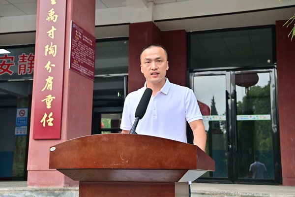 1756265467352692.jpg 郝小林.JPG